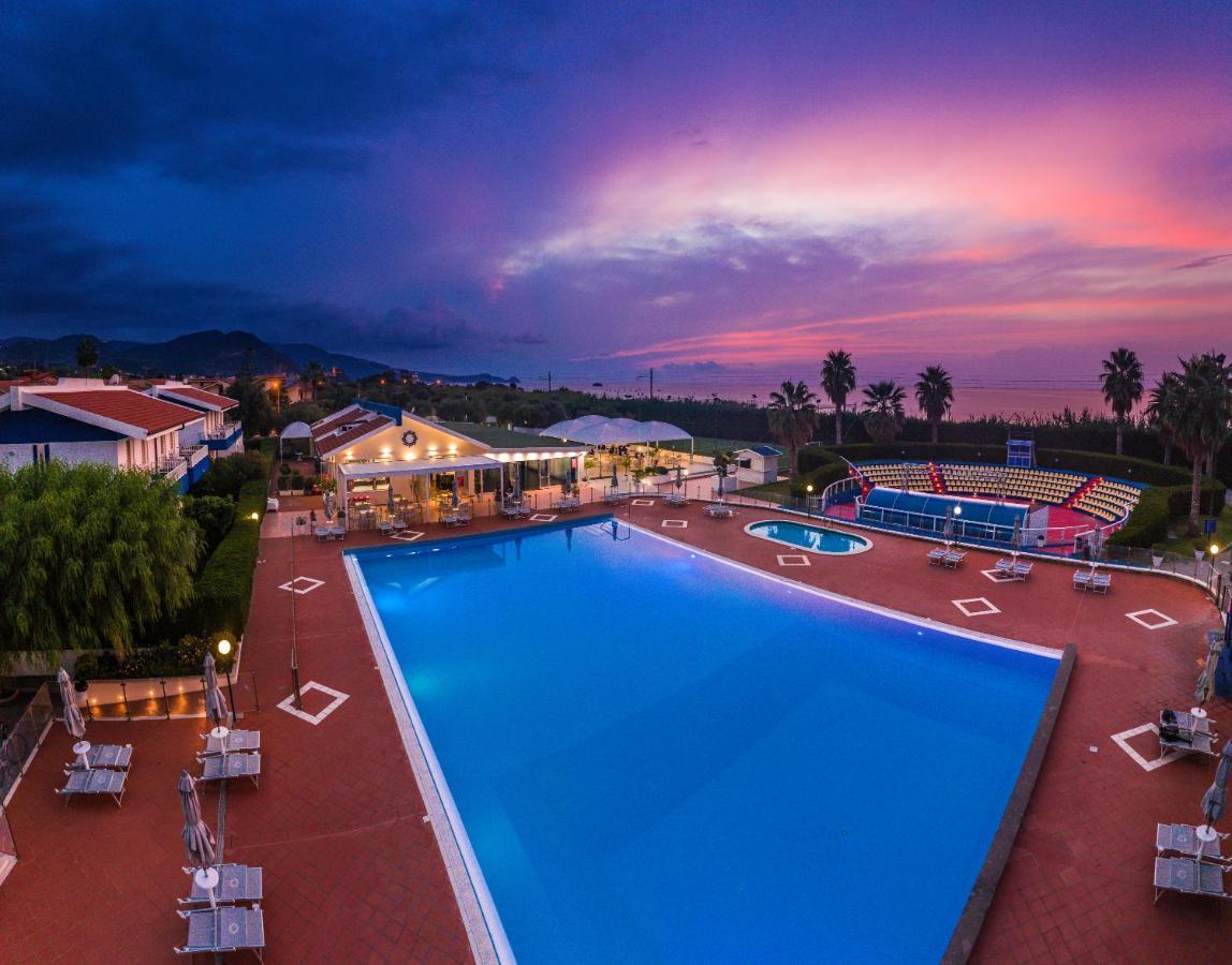 Riviera Del Sole Hotel Resort Spa Piraino Eksteriør billede