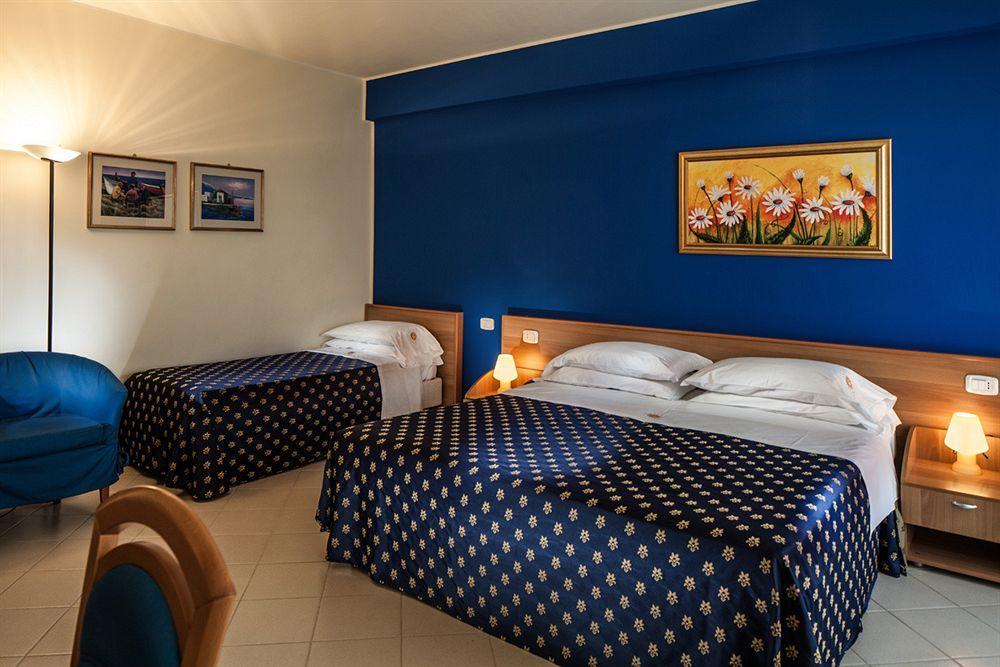 Riviera Del Sole Hotel Resort Spa Piraino Eksteriør billede