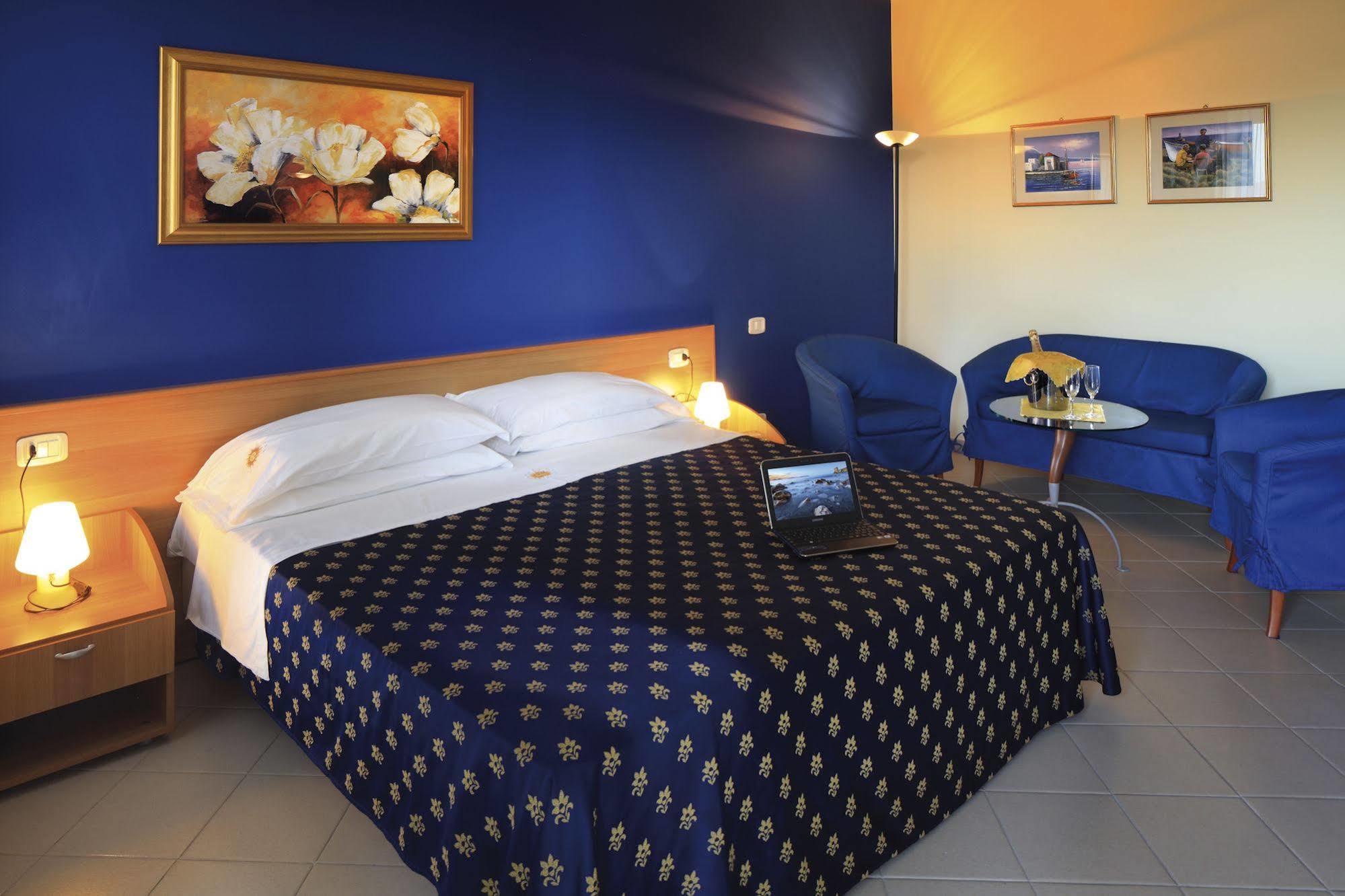 Riviera Del Sole Hotel Resort Spa Piraino Eksteriør billede